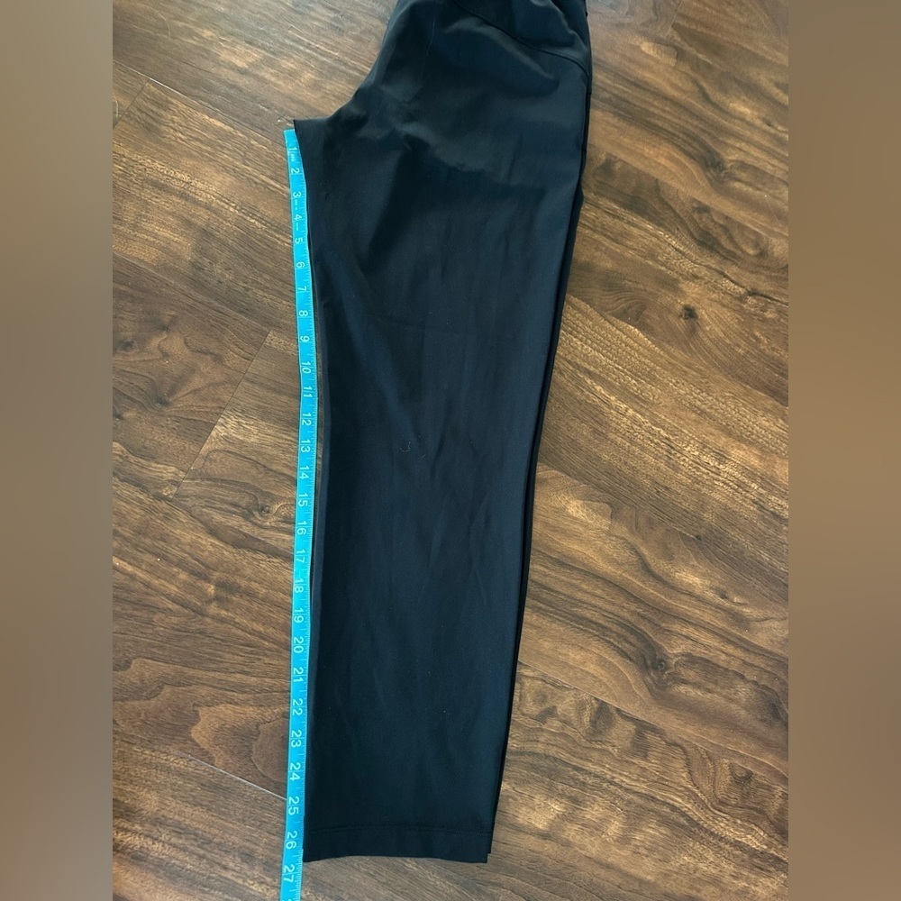 Lululemon On the Fly 7/8 Pant
Black
Size 6
LW5PBNS - Picture 5 of 5